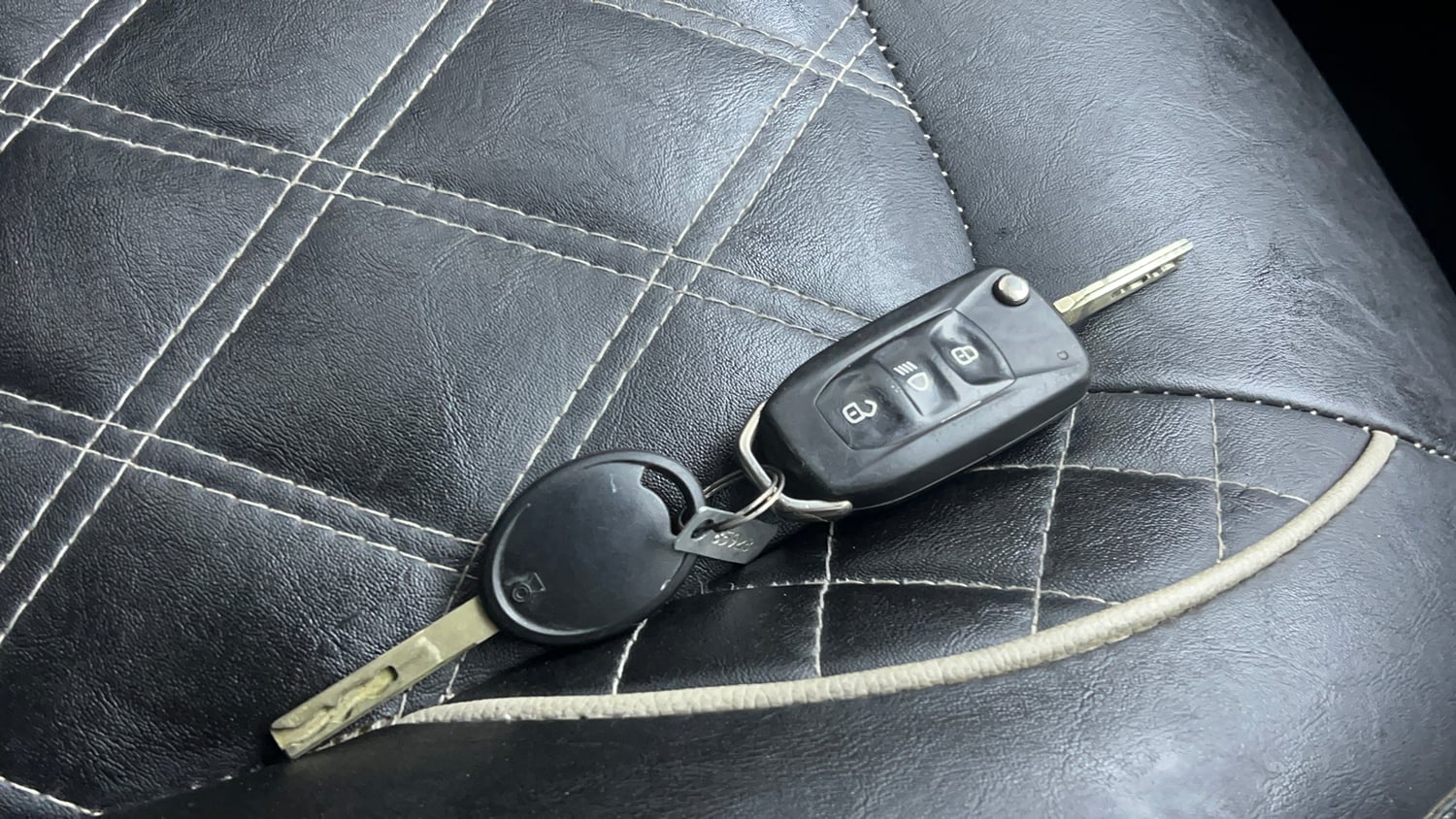 Used 2019 Tata Nexon XM Petrol Manual extra CAR KEY VIEW