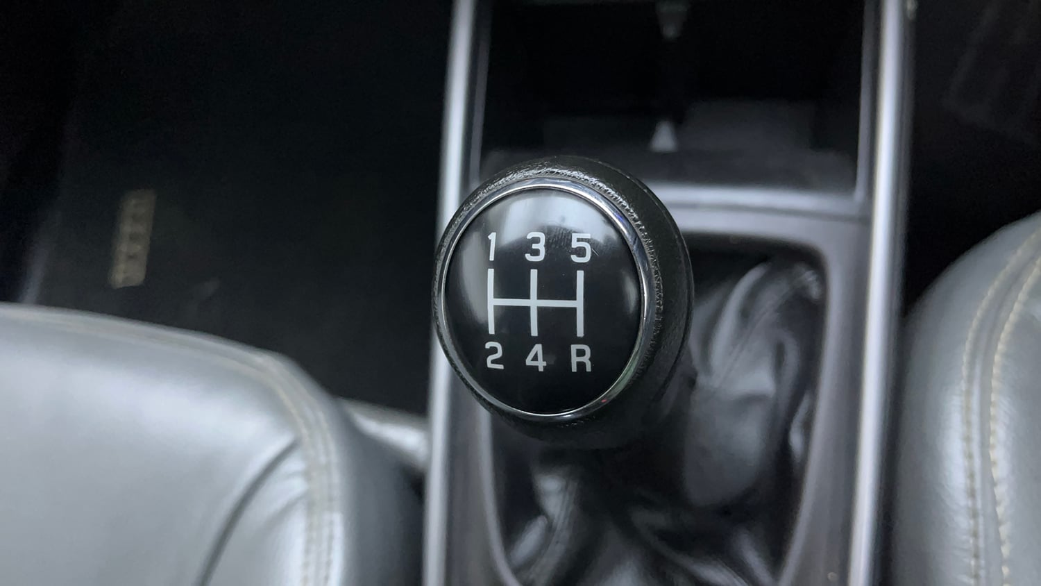 Used 2021 Maruti Suzuki Baleno Delta Petrol Manual interior GEAR  KNOB VIEW