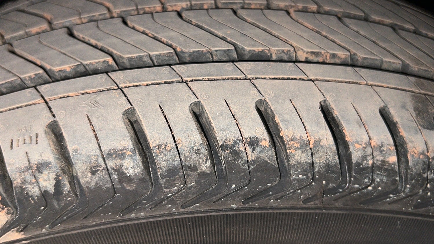 Used 2019 Maruti Suzuki Baleno Delta Petrol Manual tyres RIGHT FRONT TYRE TREAD VIEW