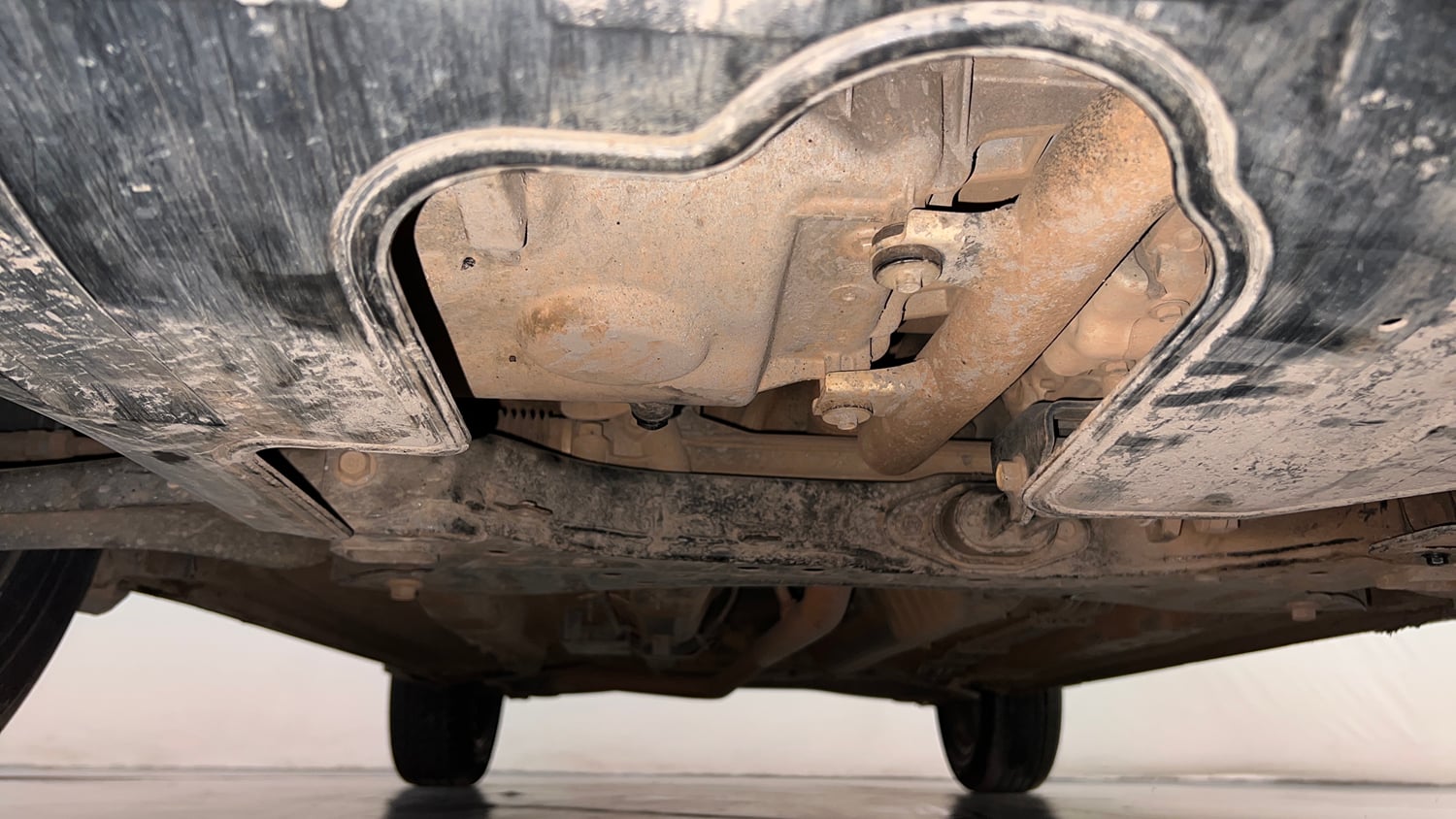 Used 2022 Kia Sonet HTX 1.5 AT Diesel Automatic extra FRONT LEFT UNDERBODY VIEW