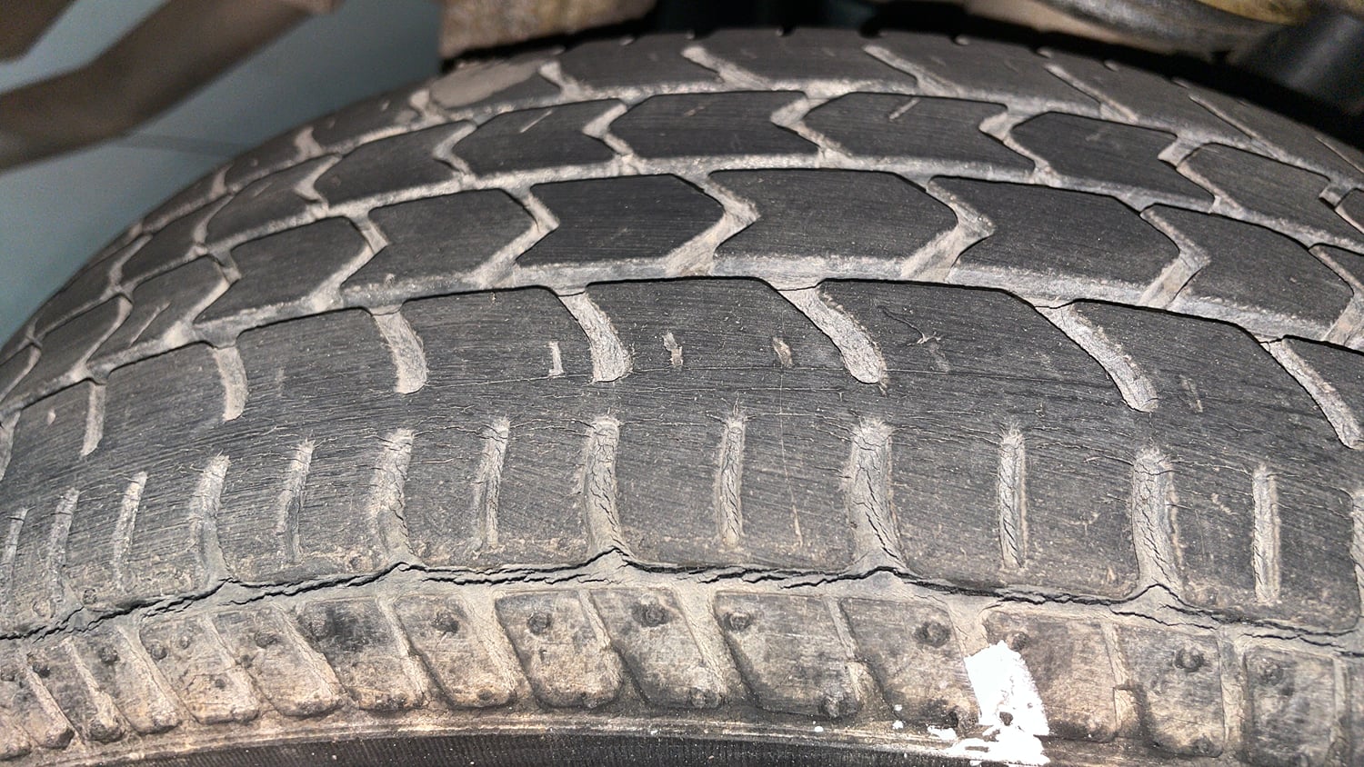 Used 2014 Maruti Suzuki Alto K10 VXi Petrol Manual tyres RIGHT REAR TYRE TREAD VIEW