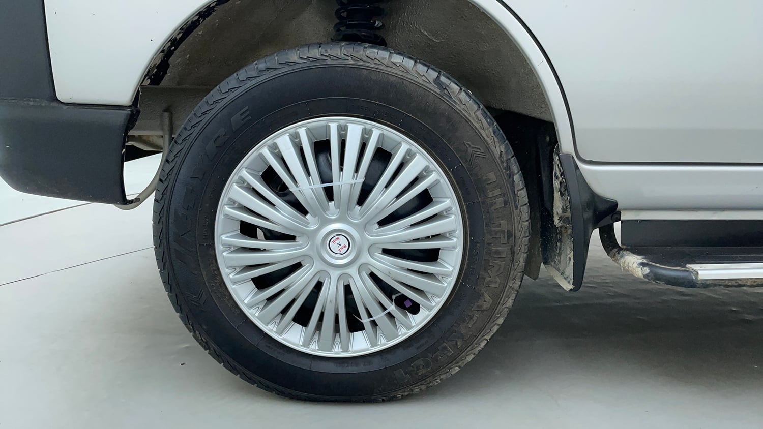 Used 2025 Maruti Suzuki Eeco 5 STR AC Petrol Manual tyres LEFT FRONT TYRE RIM VIEW