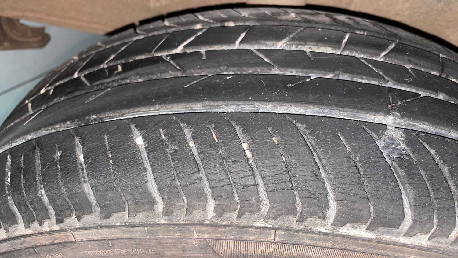 Used 2021 Renault Kiger RXZ Turbo CVT Dual Tone Petrol Automatic tyres RIGHT REAR TYRE TREAD VIEW