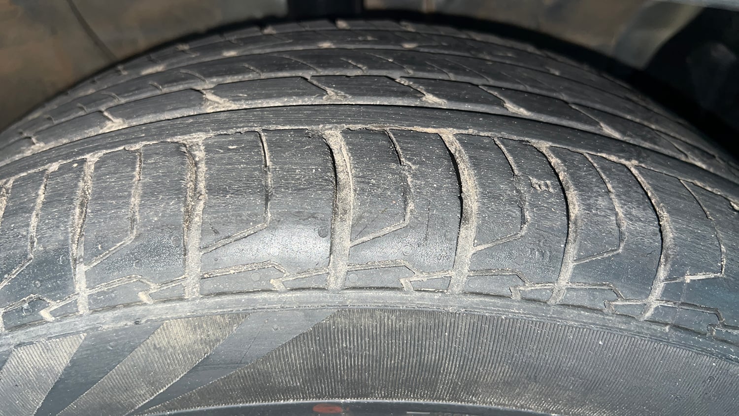 Used 2025 Hyundai Creta 1.5 CRDi Diesel MT DSL S(O) Diesel Manual tyres RIGHT FRONT TYRE TREAD VIEW