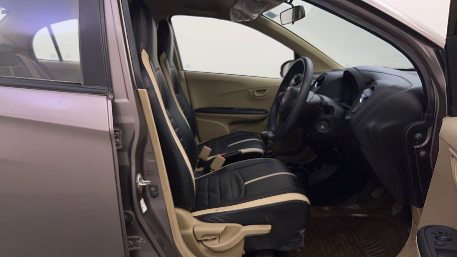 Used 2016 Honda Amaze 1.2 S i-VTEC Petrol Manual interior RIGHT SIDE FRONT DOOR CABIN VIEW