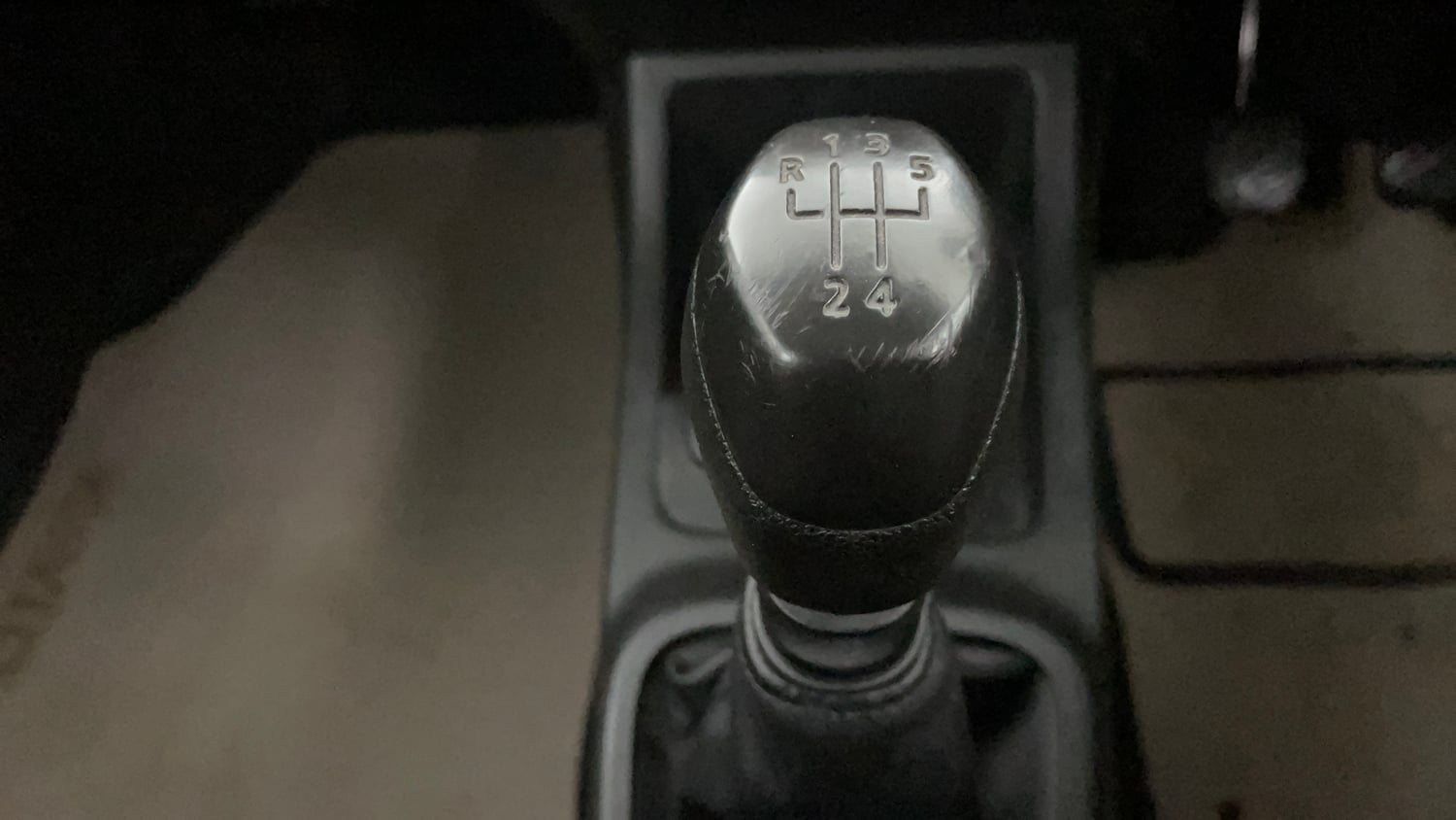 Used 2017 Renault Kwid RXT Petrol Manual interior GEAR  KNOB VIEW