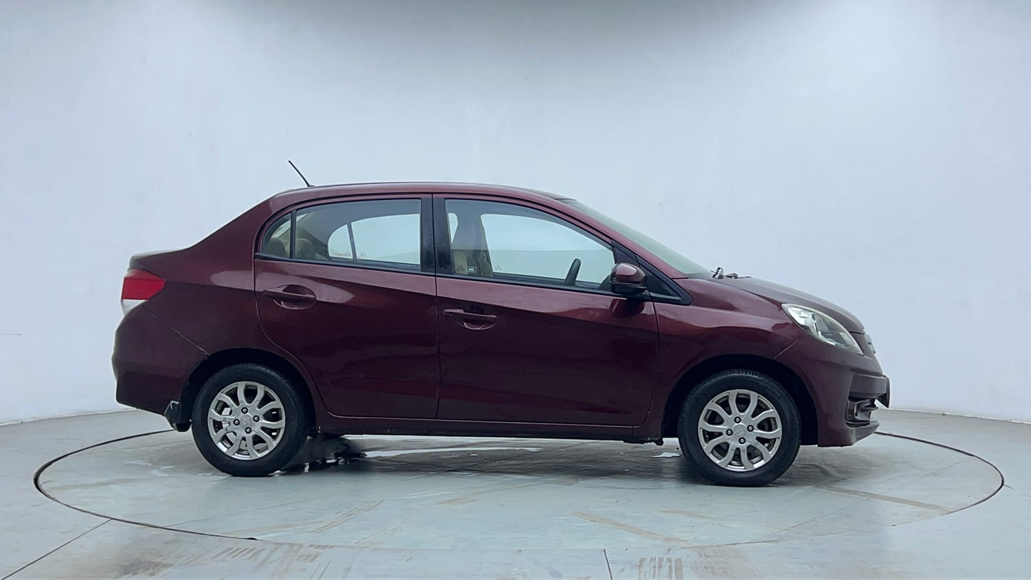 Used 2016 Honda Amaze 1.2 VX AT i-VTEC Petrol Automatic exterior RIGHT SIDE VIEW