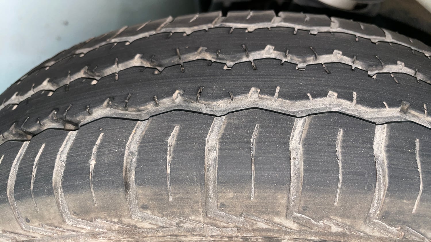 Used 2025 Maruti Suzuki Eeco 5 STR AC Petrol Manual tyres RIGHT REAR TYRE TREAD VIEW