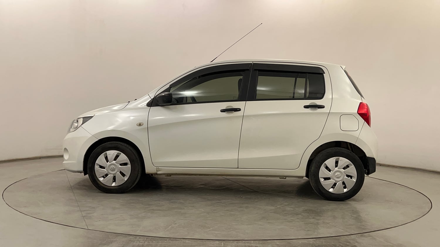 Used 2014 Maruti Suzuki Celerio VXi AMT Petrol Automatic exterior LEFT SIDE VIEW