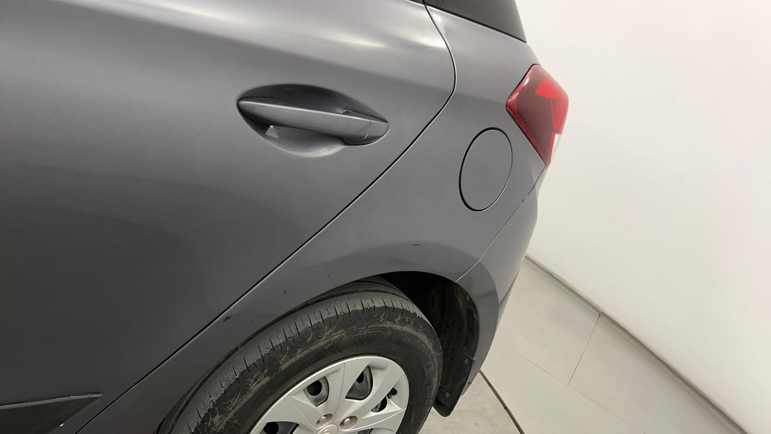 Used 2017 Hyundai Elite i20 Sportz 1.2 Petrol Manual dents MINOR DENT