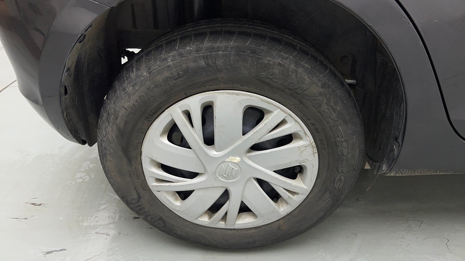 Used 2016 Maruti Suzuki Swift VXI (O) Petrol Manual tyres RIGHT REAR TYRE RIM VIEW