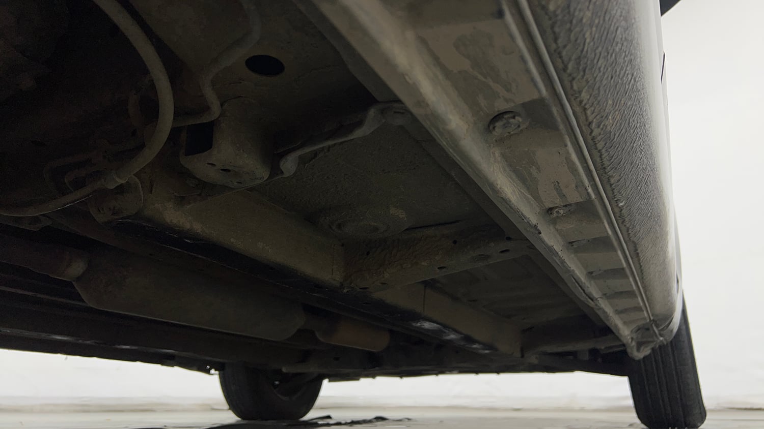 Used 2016 Maruti Suzuki Swift VXI (O) Petrol Manual extra REAR RIGHT UNDERBODY VIEW