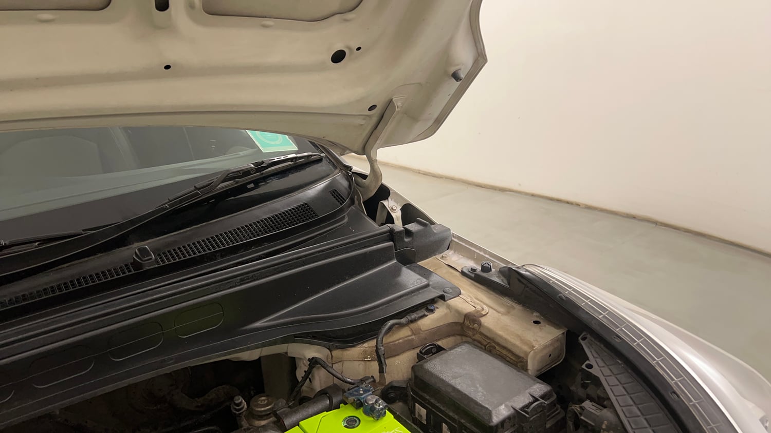Used 2018 Hyundai Creta SX 1.6 CRDI (O) Diesel Manual engine ENGINE LEFT SIDE HINGE & APRON VIEW