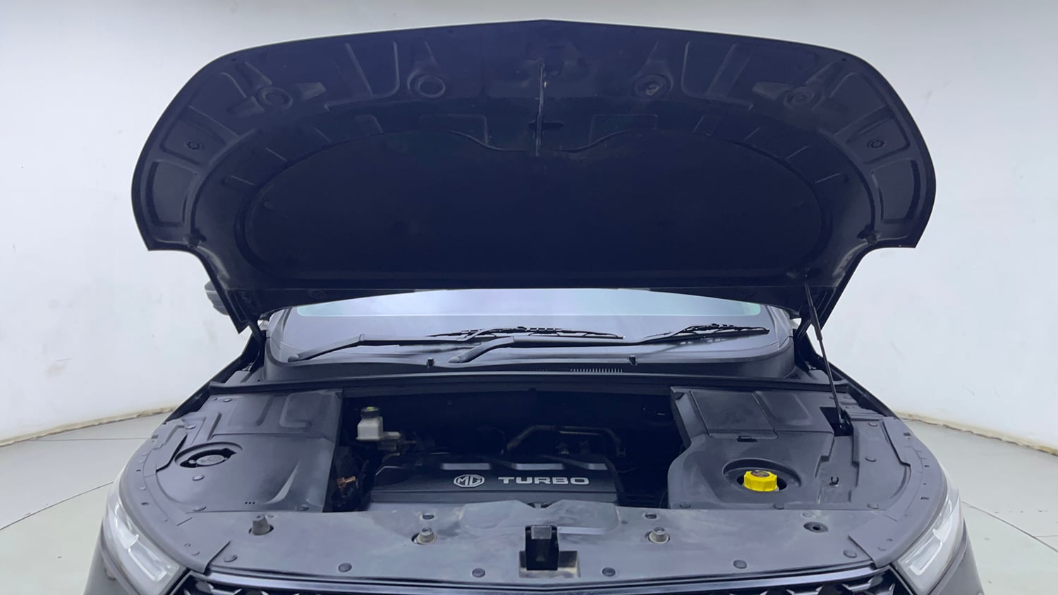 Used 2021 MG Motors Hector Plus Sharp 1.5 Petrol Turbo DCT 6-STR Petrol Automatic engine ENGINE & BONNET OPEN FRONT VIEW