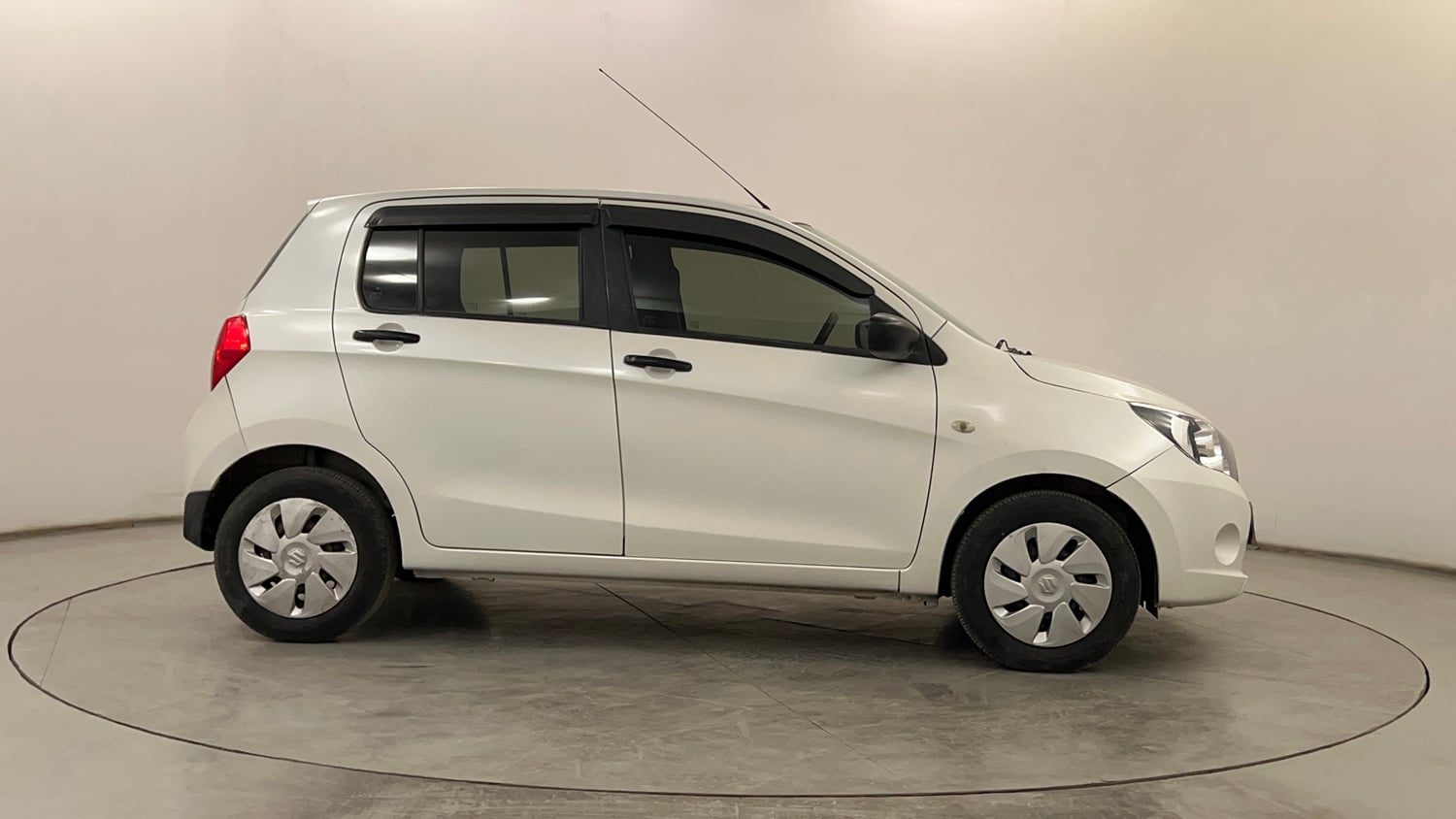 Used 2014 Maruti Suzuki Celerio VXi AMT Petrol Automatic exterior RIGHT SIDE VIEW