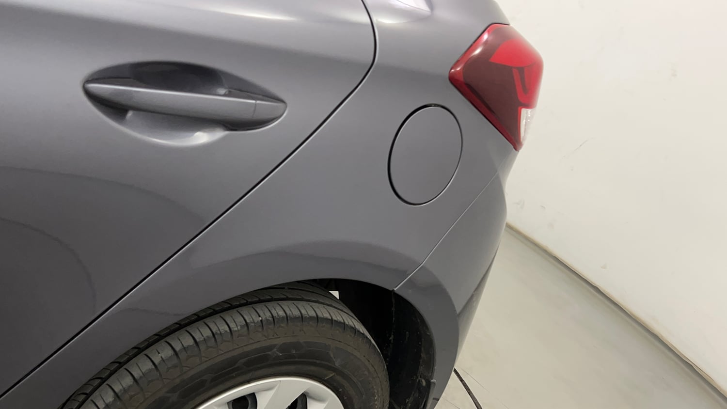 Used 2017 Hyundai Elite i20 Sportz 1.2 Petrol Manual dents MINOR SCRATCH