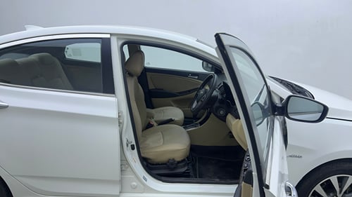 Used 2016 Hyundai Verna 1.6 VTVT SX AT Petrol Automatic interior RIGHT SIDE FRONT DOOR CABIN VIEW