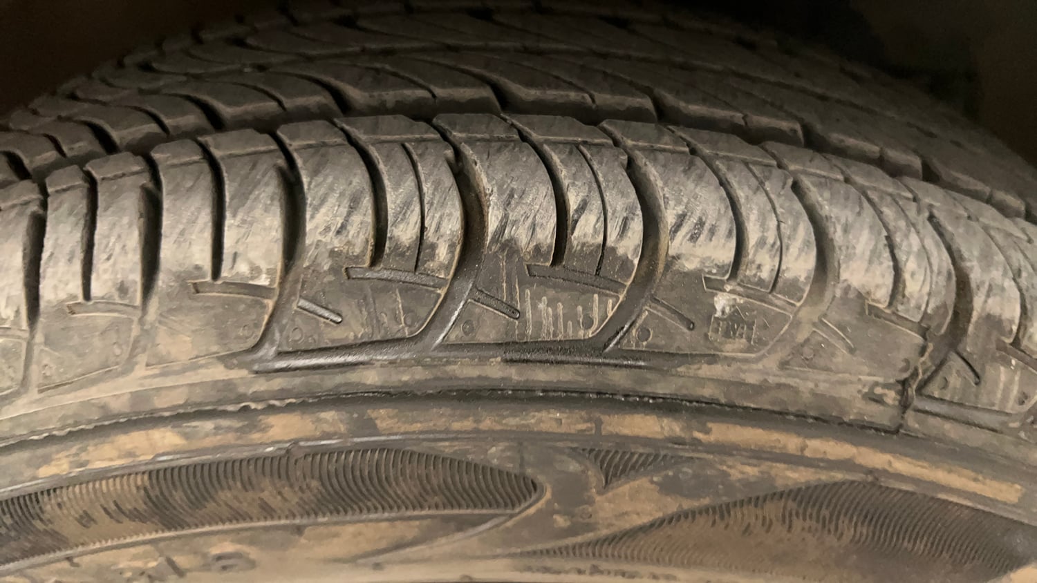 Used 2021 Maruti Suzuki Wagon R 1.0 VXi 1.0 AMT Petrol Automatic tyres RIGHT FRONT TYRE TREAD VIEW