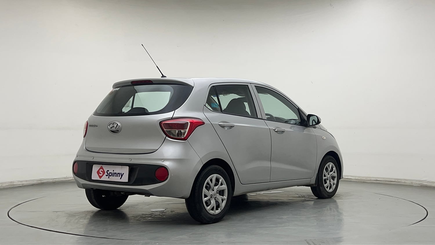 Used 2018 Hyundai Grand i10 Magna 1.2 Kappa VTVT CNG (outside fitted) Cng Manual exterior RIGHT REAR CORNER VIEW