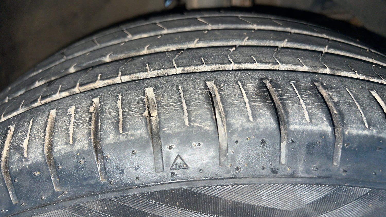 Used 2023 Maruti Suzuki Baleno Zeta MT Petrol Manual tyres RIGHT FRONT TYRE TREAD VIEW