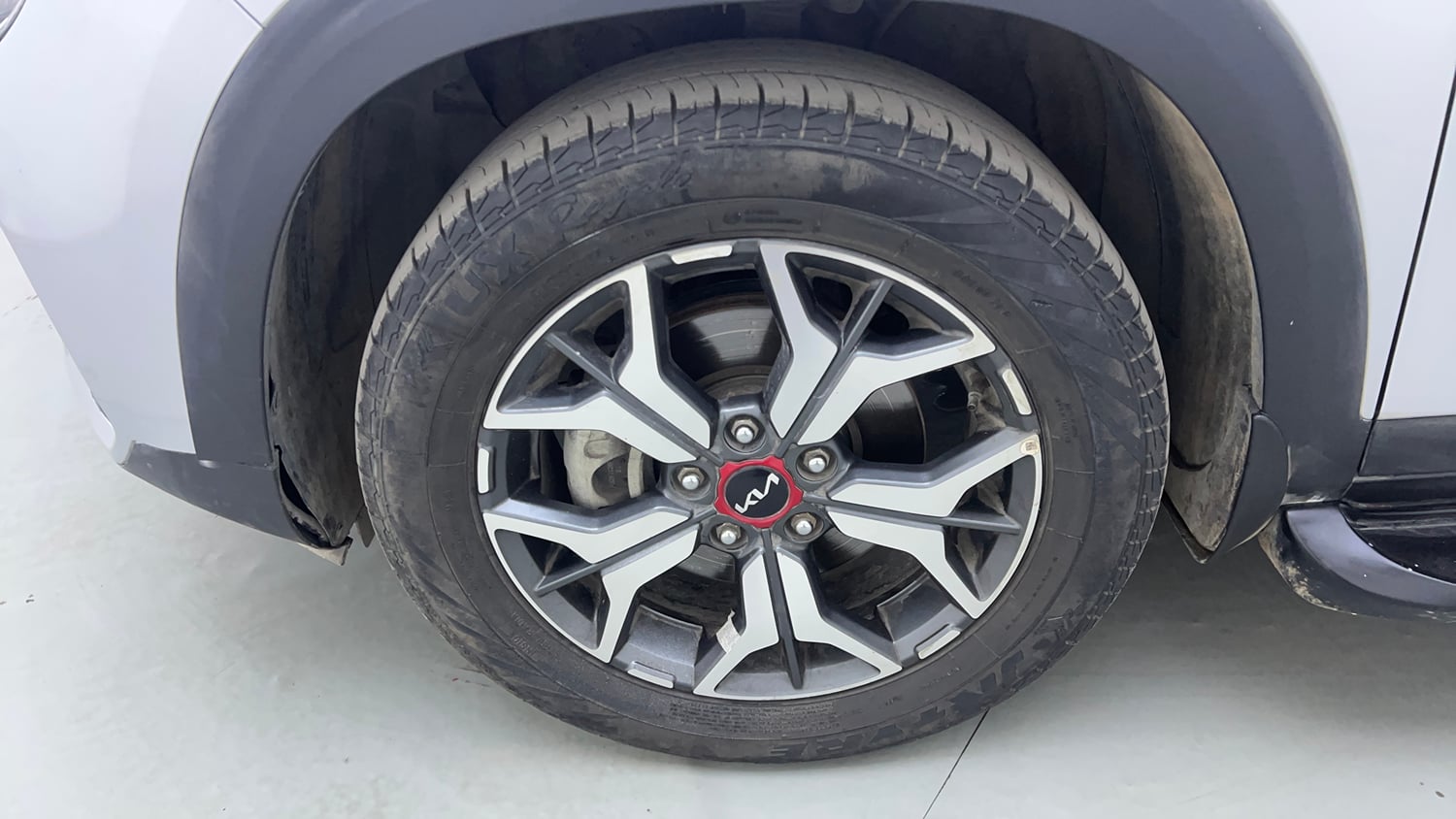 Used 2022 Kia Seltos HTX Plus 1.5 Diesel Diesel Manual tyres LEFT FRONT TYRE RIM VIEW