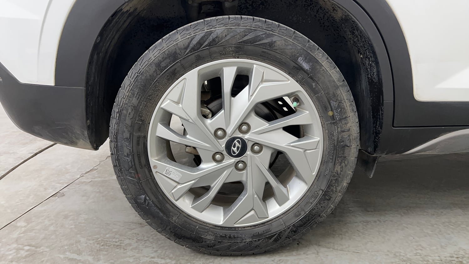 Used 2023 Hyundai Creta SX 1.5 Petrol Executive Petrol Manual tyres RIGHT REAR TYRE RIM VIEW