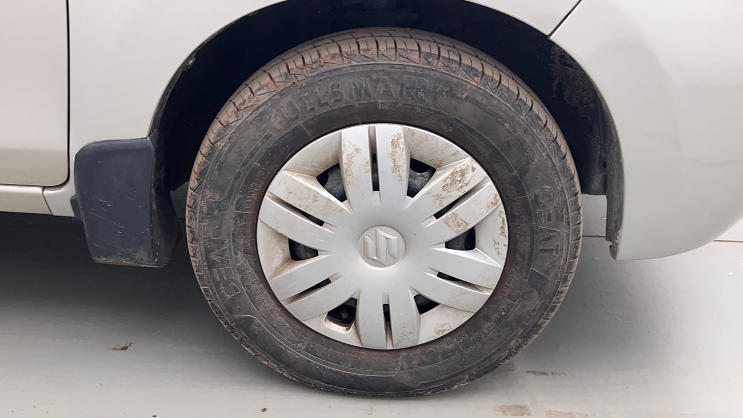 Used 2020 Maruti Suzuki Alto 800 LXi Petrol Manual tyres RIGHT FRONT TYRE RIM VIEW