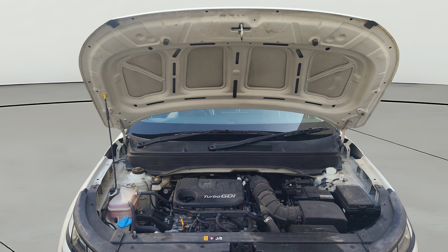 Used 2023 Hyundai Venue S (O) 1.0 Turbo DCT Petrol Automatic engine ENGINE & BONNET OPEN FRONT VIEW