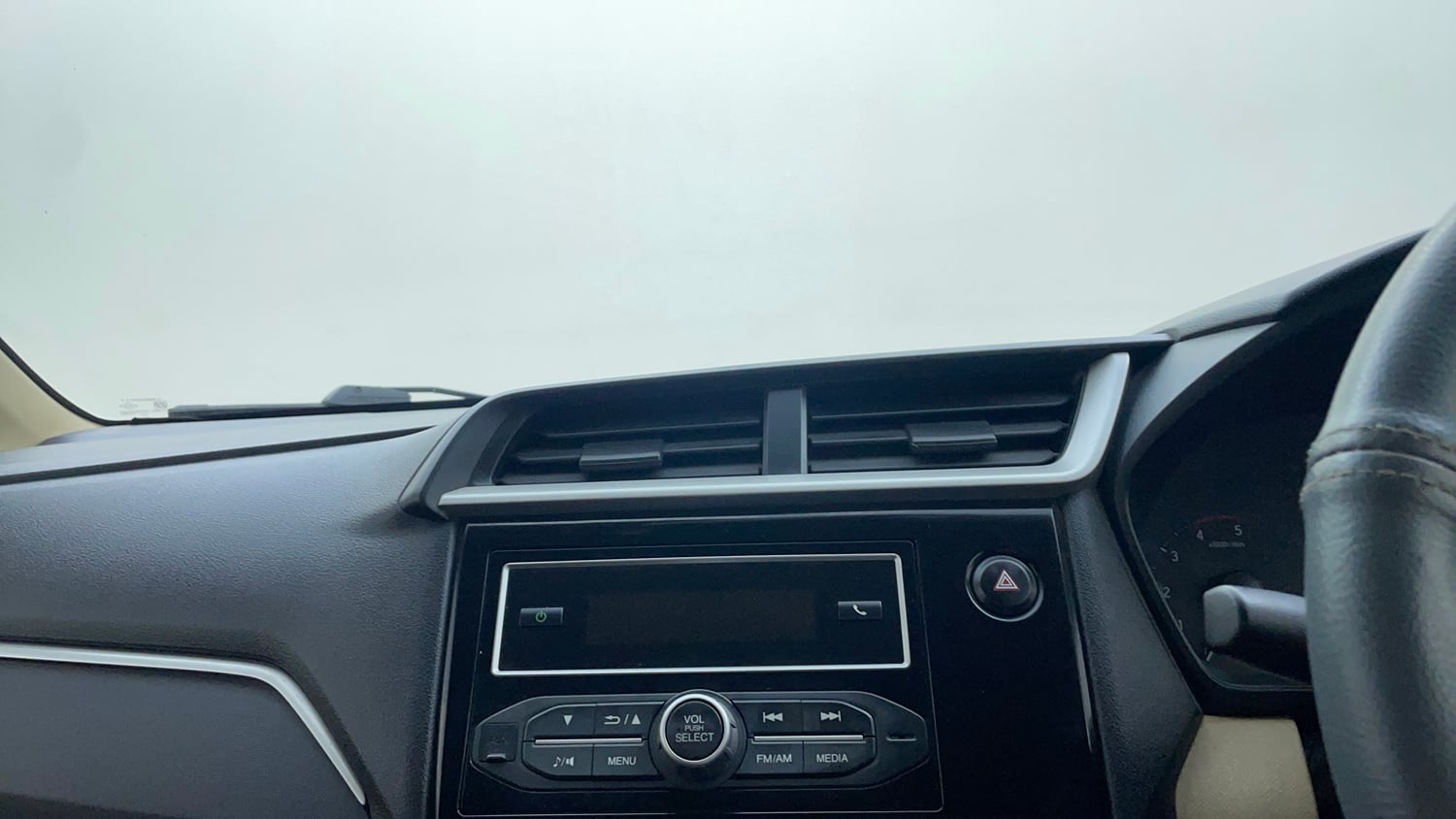 Used 2017 Honda Amaze 1.5 S i-DTEC Diesel Manual top_features Integrated (in-dash) music system