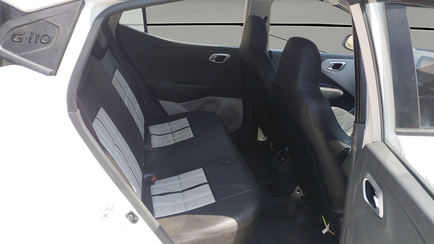 Used 2026 Hyundai Grand i10 Nios Sportz 1.2 Kappa AMT Petrol Automatic interior RIGHT SIDE REAR DOOR CABIN VIEW