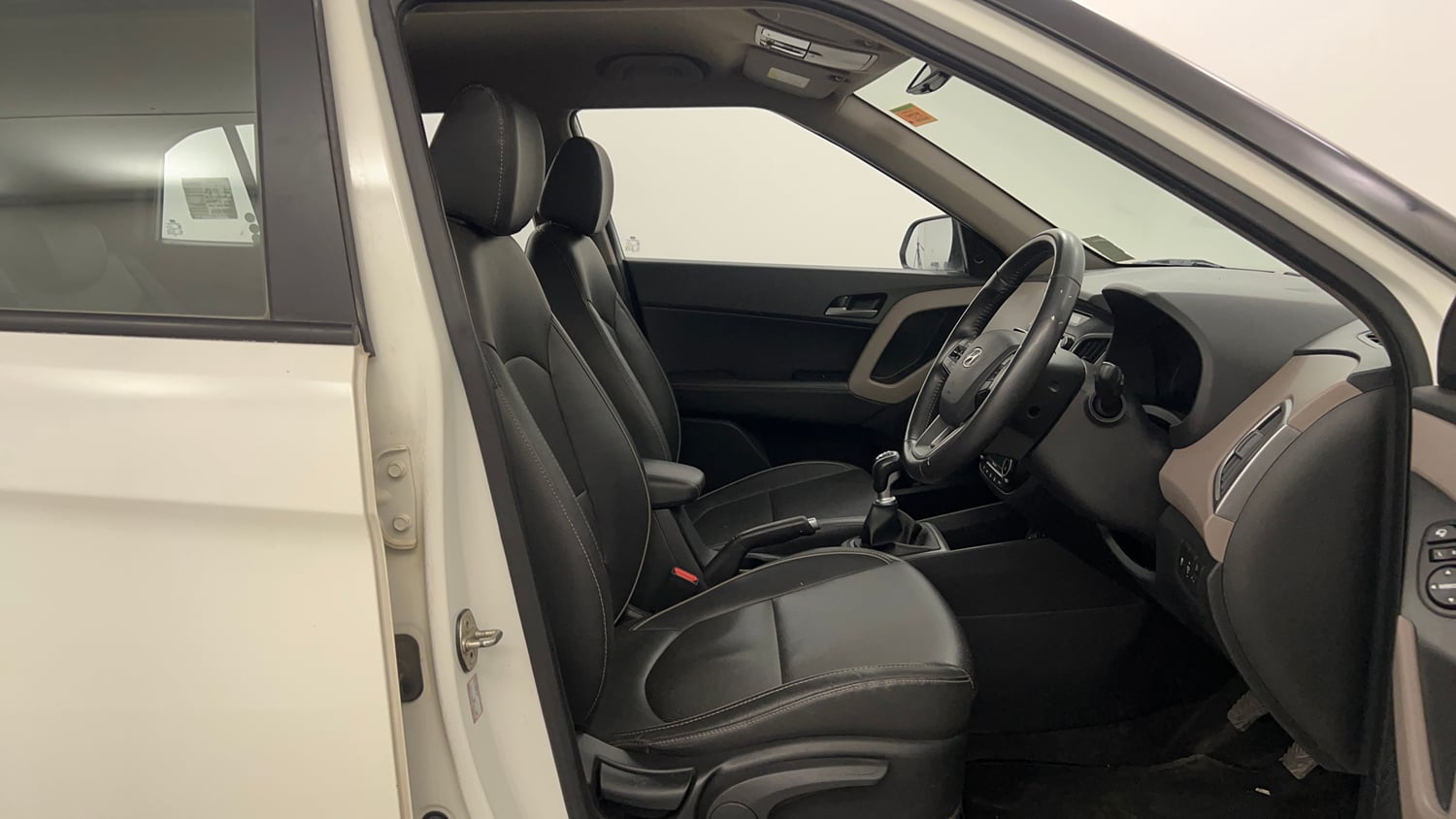 Used 2018 Hyundai Creta SX 1.6 CRDI (O) Diesel Manual interior RIGHT SIDE FRONT DOOR CABIN VIEW