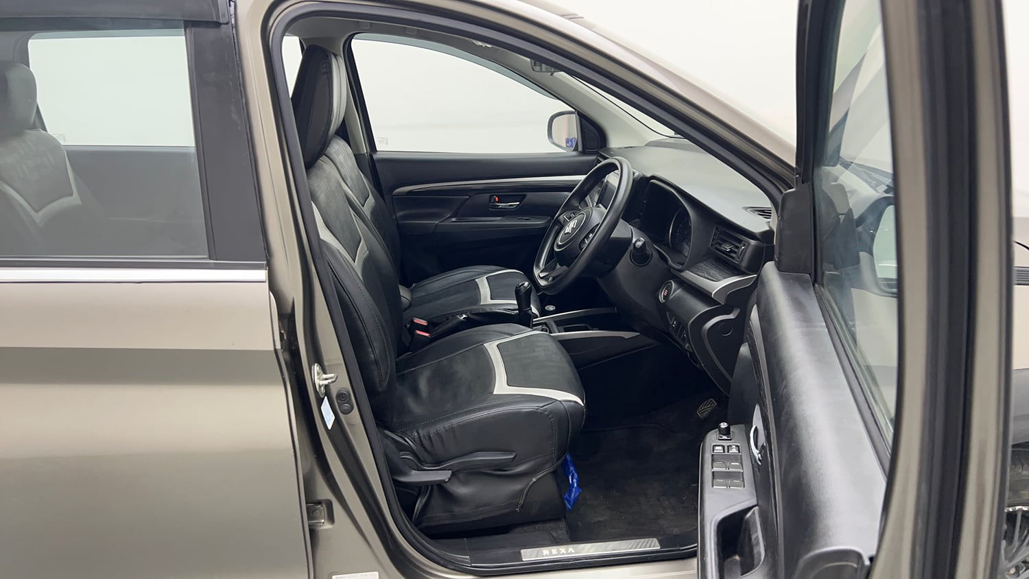 Used 2021 Maruti Suzuki XL6 Zeta MT Petrol Petrol Manual interior RIGHT SIDE FRONT DOOR CABIN VIEW