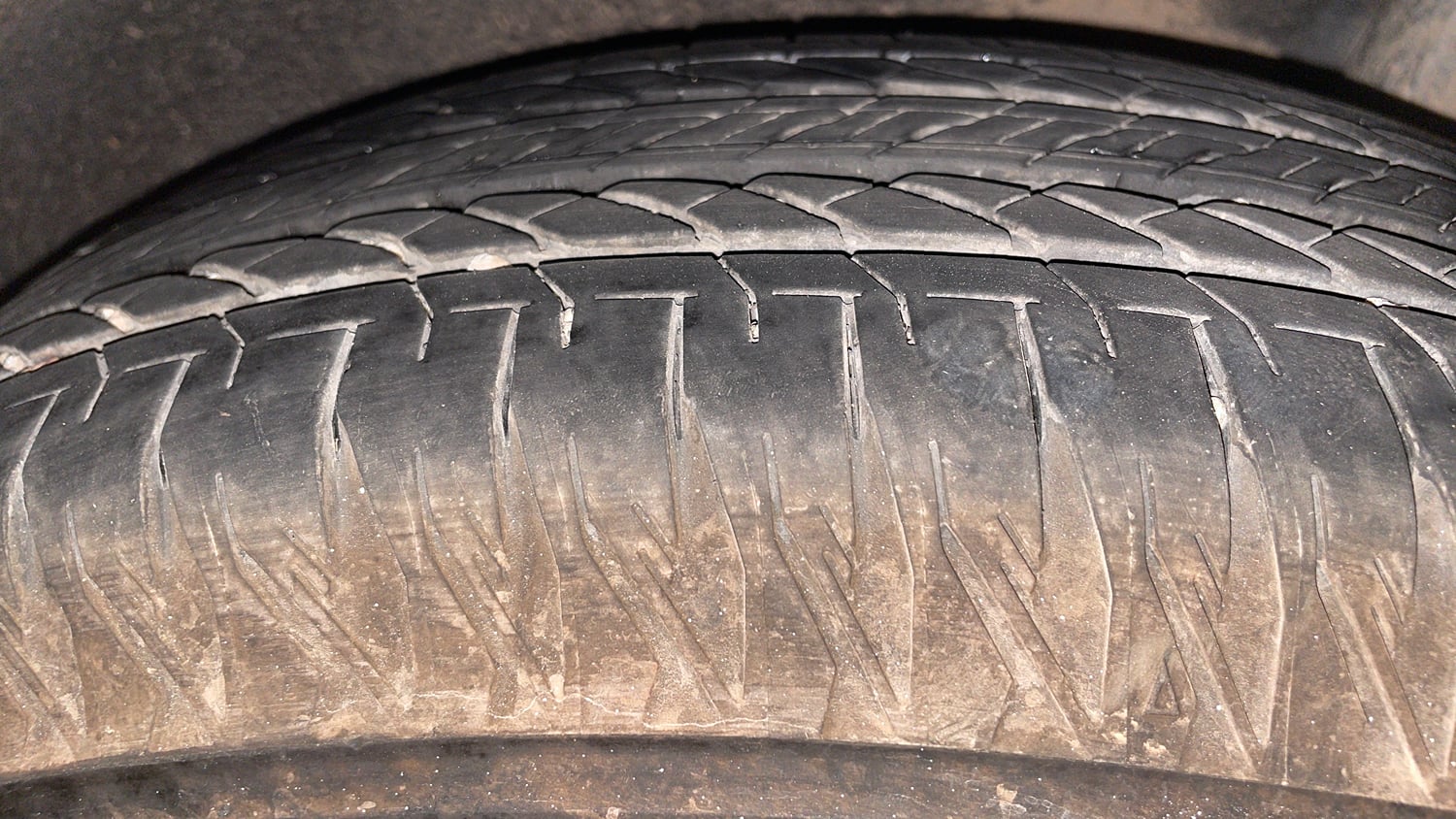 Used 2017 Ford EcoSport Trend+ 1.5L TDCi Diesel Manual tyres LEFT REAR TYRE TREAD VIEW