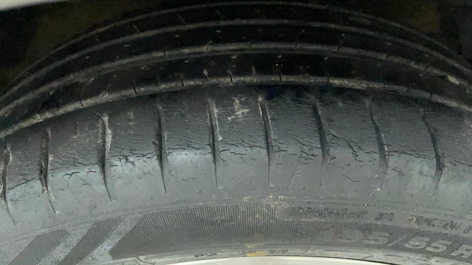 Used 2019 Maruti Suzuki Baleno Zeta Automatic Petrol Automatic tyres RIGHT FRONT TYRE TREAD VIEW