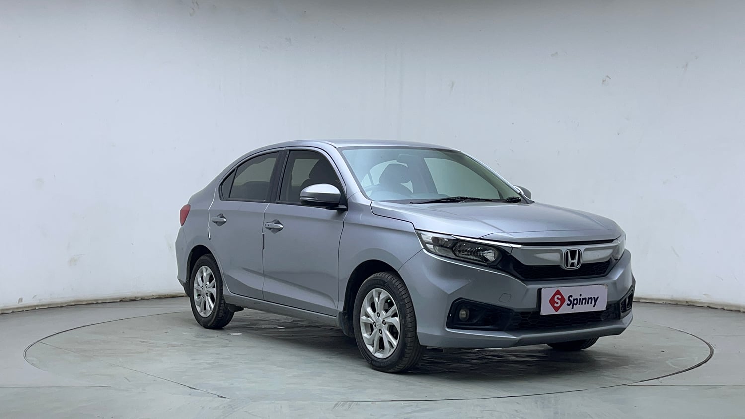 Used 2020 Honda Amaze 1.2 VX MT Petrol Petrol Manual exterior RIGHT FRONT CORNER VIEW