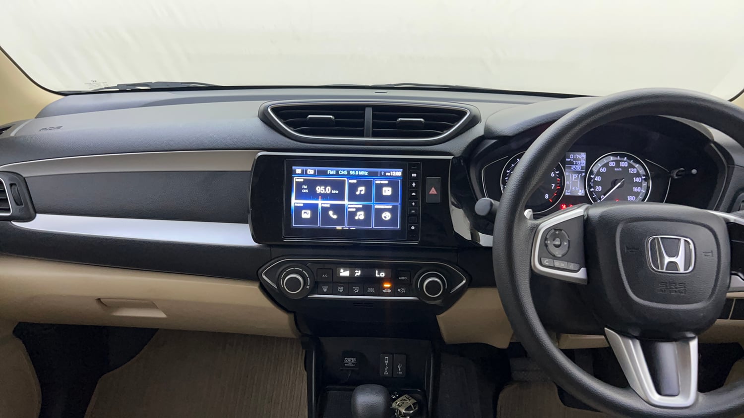 Used 2024 honda Amaze 2nd Generation VX 1.2 Petrol CVT Petrol Automatic interior MUSIC SYSTEM & AC CONTROL VIEW