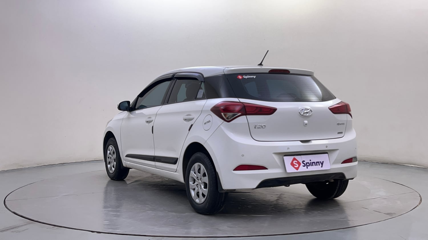 Used 2016 Hyundai Elite i20 Sportz 1.2 Petrol Manual exterior LEFT REAR CORNER VIEW