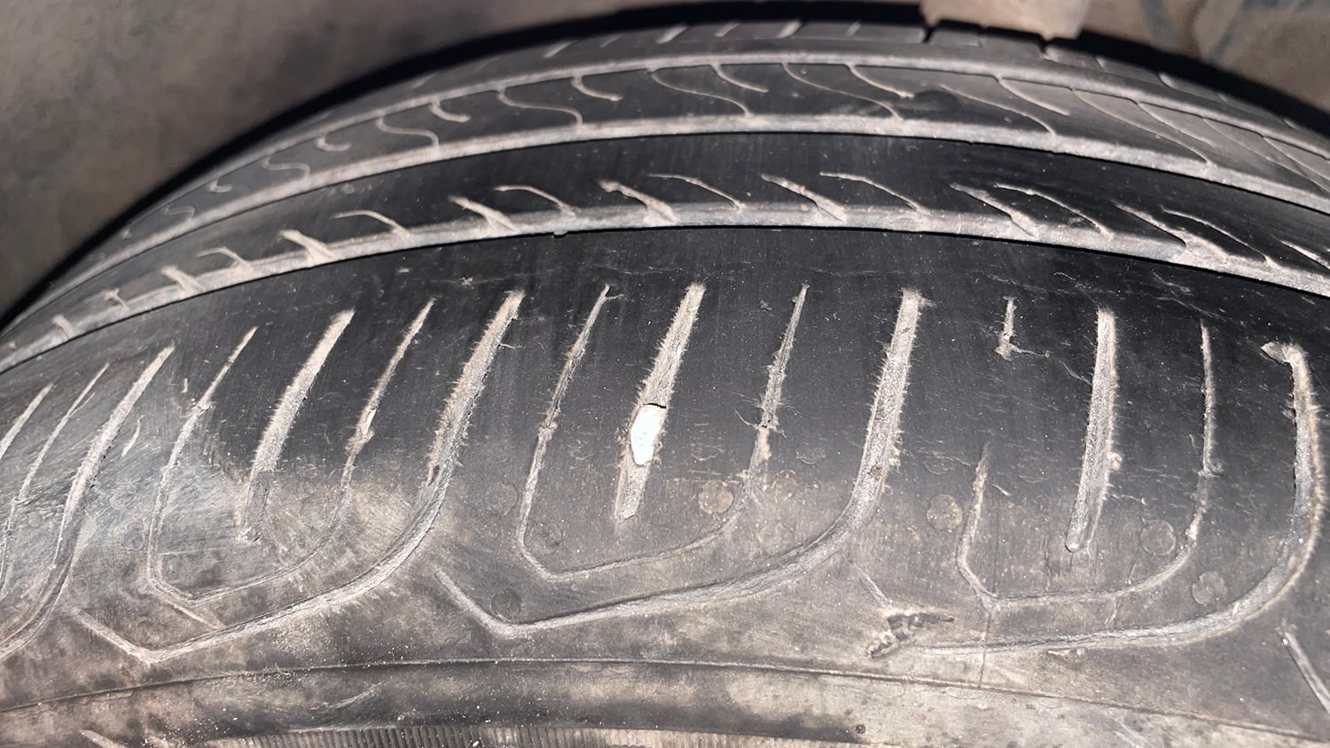 Used 2022 Tata Altroz XZ Plus Petrol Petrol Manual tyres RIGHT FRONT TYRE TREAD VIEW