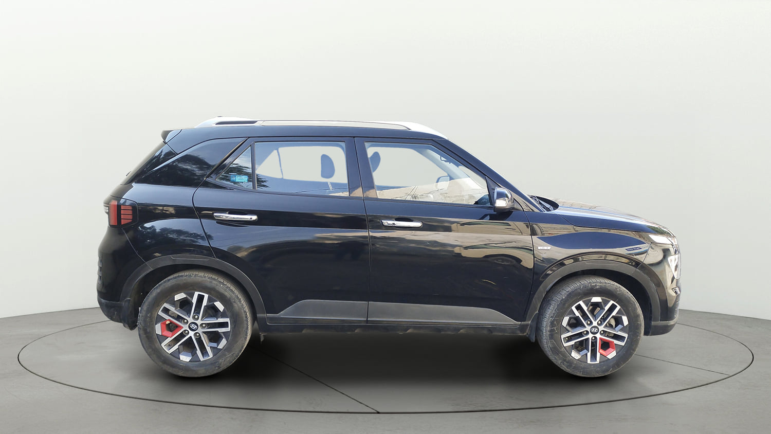 Used 2023 Hyundai Venue SX (O) 1.0 Turbo DCT Petrol Automatic exterior RIGHT SIDE VIEW