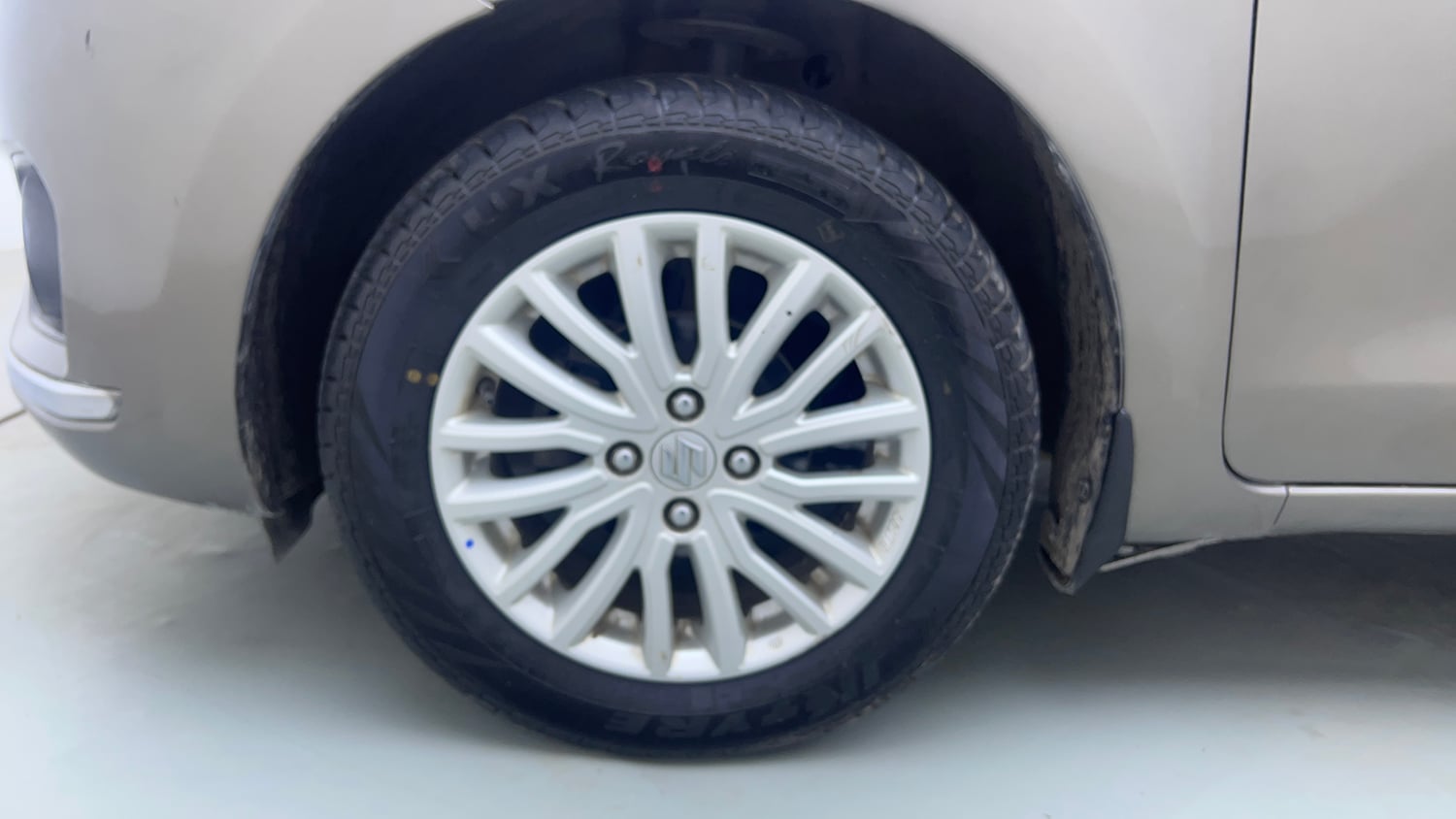 Used 2018 Maruti Suzuki Dzire ZXi Petrol Manual tyres LEFT FRONT TYRE RIM VIEW