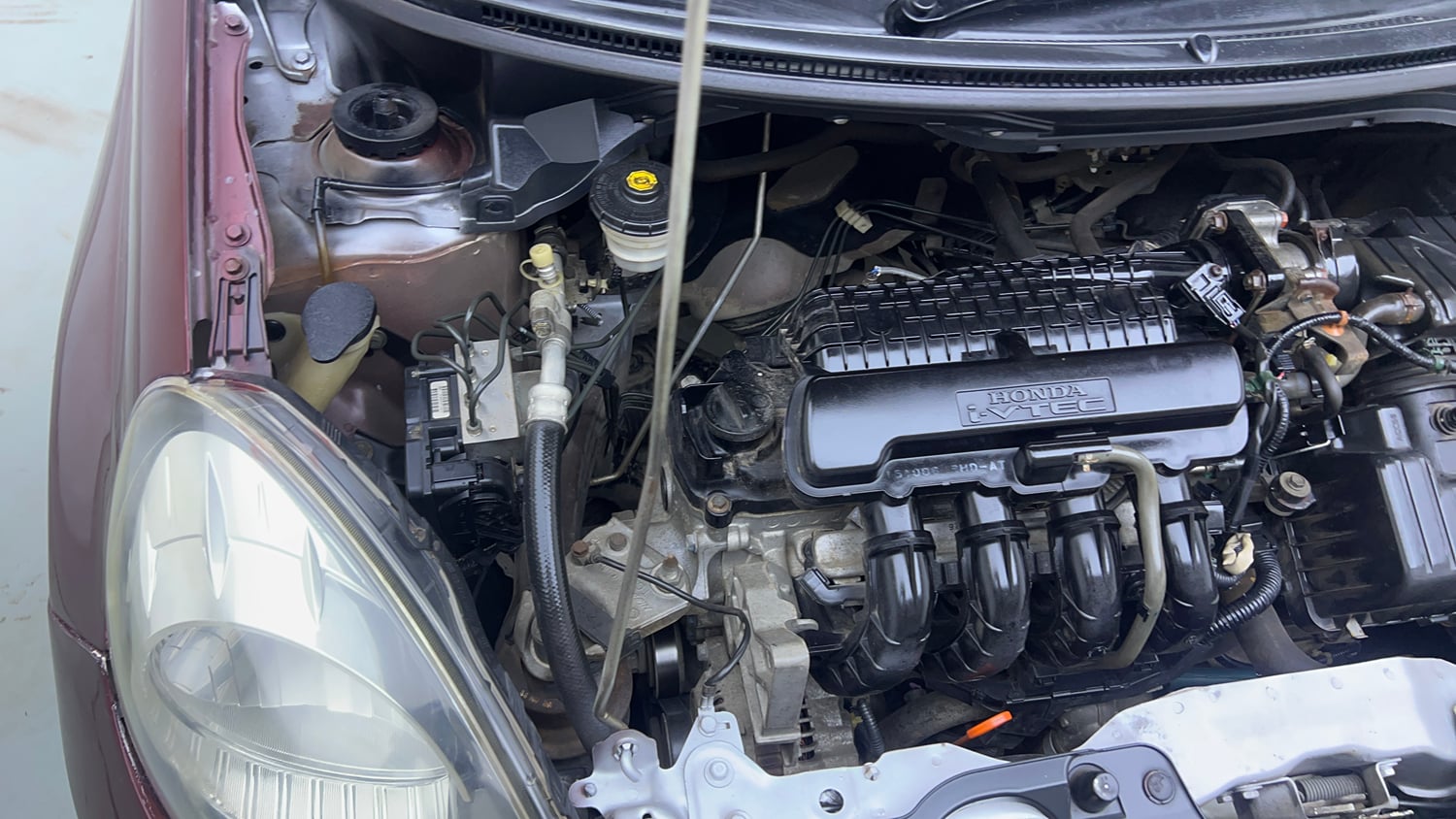Used 2016 Honda Amaze 1.2 VX AT i-VTEC Petrol Automatic engine ENGINE RIGHT SIDE VIEW