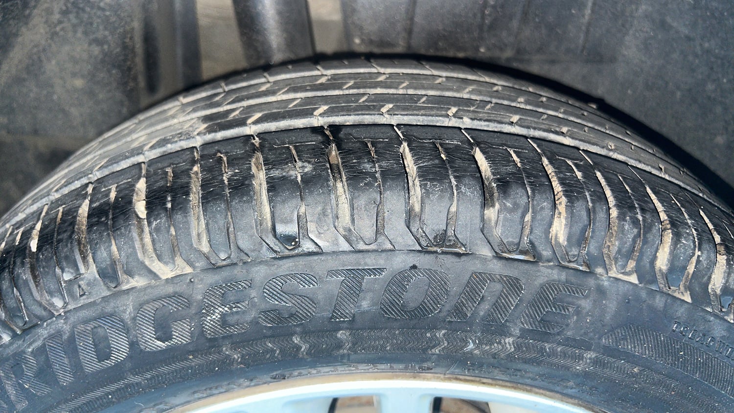 Used 2018 Maruti Suzuki Dzire ZXi Petrol Manual tyres RIGHT REAR TYRE TREAD VIEW