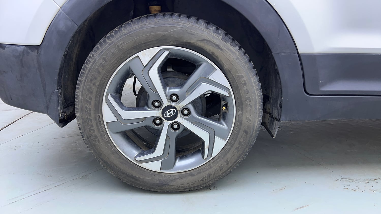 Used 2018 Hyundai Creta SX 1.6 AT Petrol Petrol Automatic tyres RIGHT REAR TYRE RIM VIEW