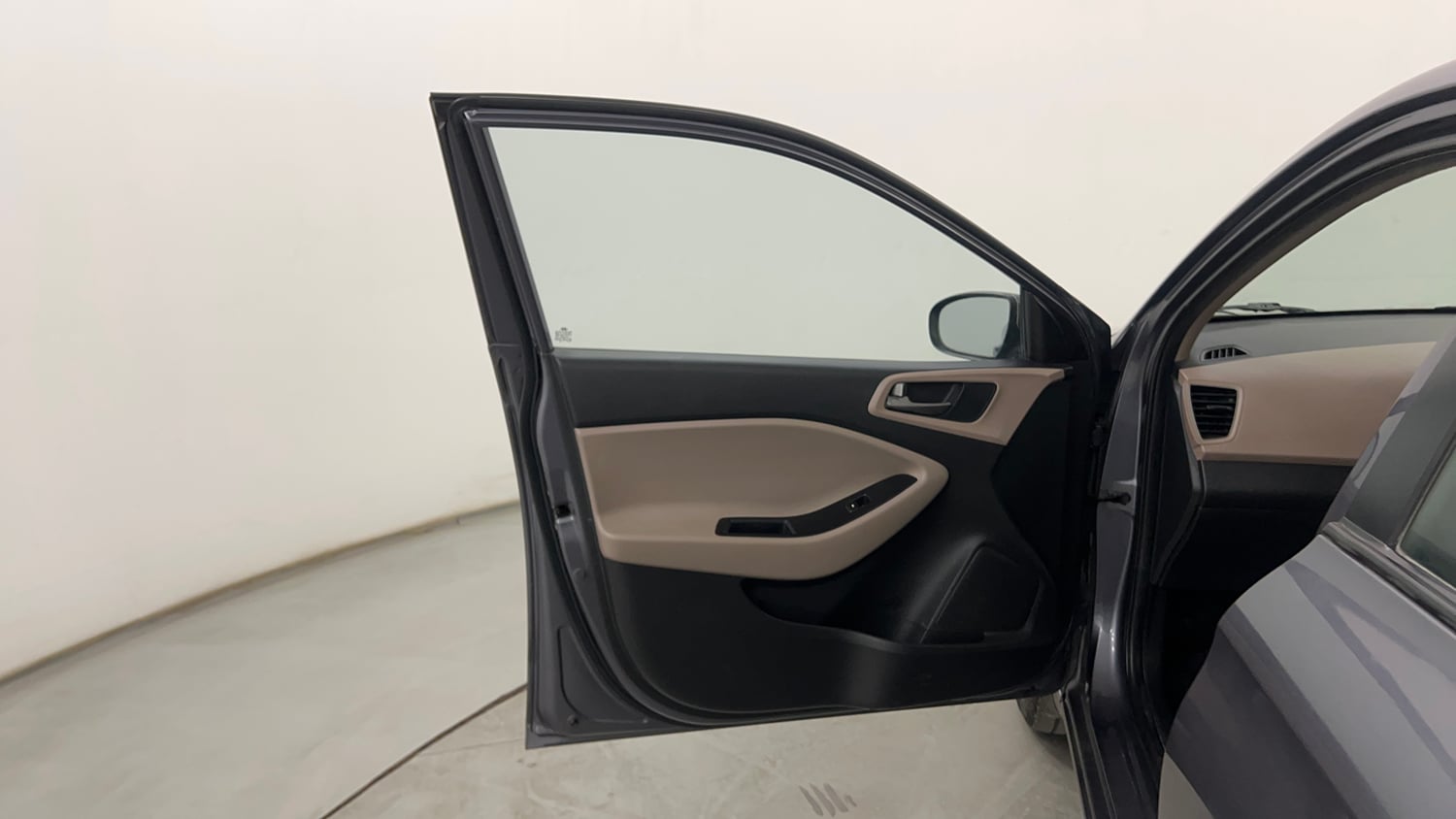 Used 2017 Hyundai Elite i20 Sportz 1.2 Petrol Manual interior LEFT FRONT DOOR OPEN VIEW