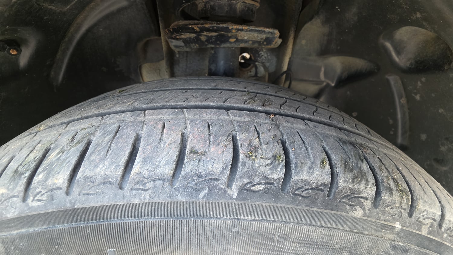 Used 2023 Tata Tigor XZ Plus Leatherette Pack Petrol Manual tyres RIGHT FRONT TYRE TREAD VIEW