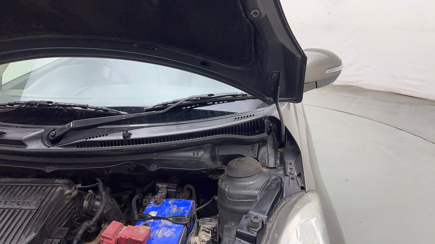 Used 2015 Maruti Suzuki Swift Dzire VXI Petrol Manual engine ENGINE LEFT SIDE HINGE & APRON VIEW