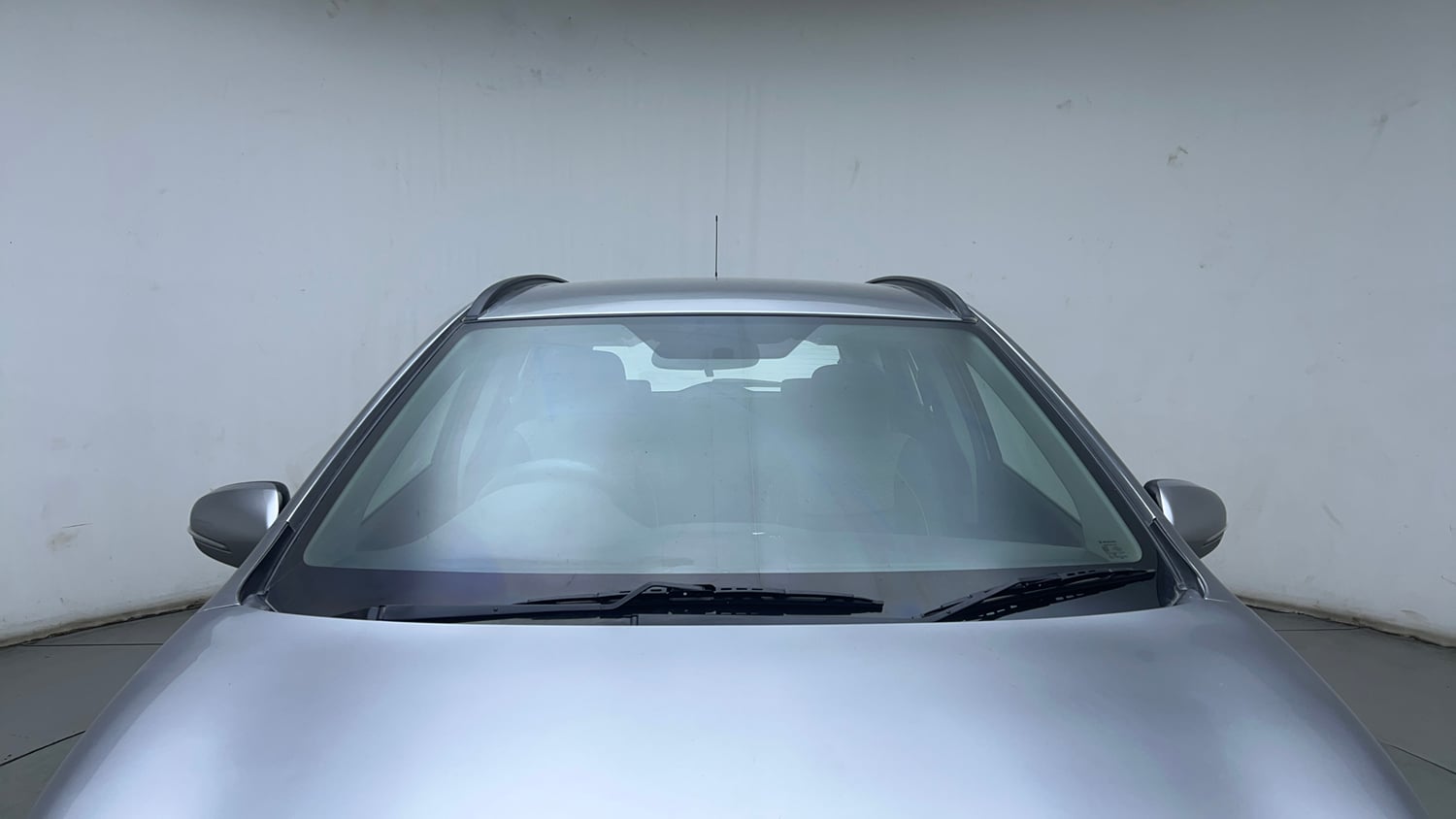 Used 2017 Maruti Suzuki S-Cross Zeta 1.3 Diesel Manual exterior FRONT WINDSHIELD VIEW