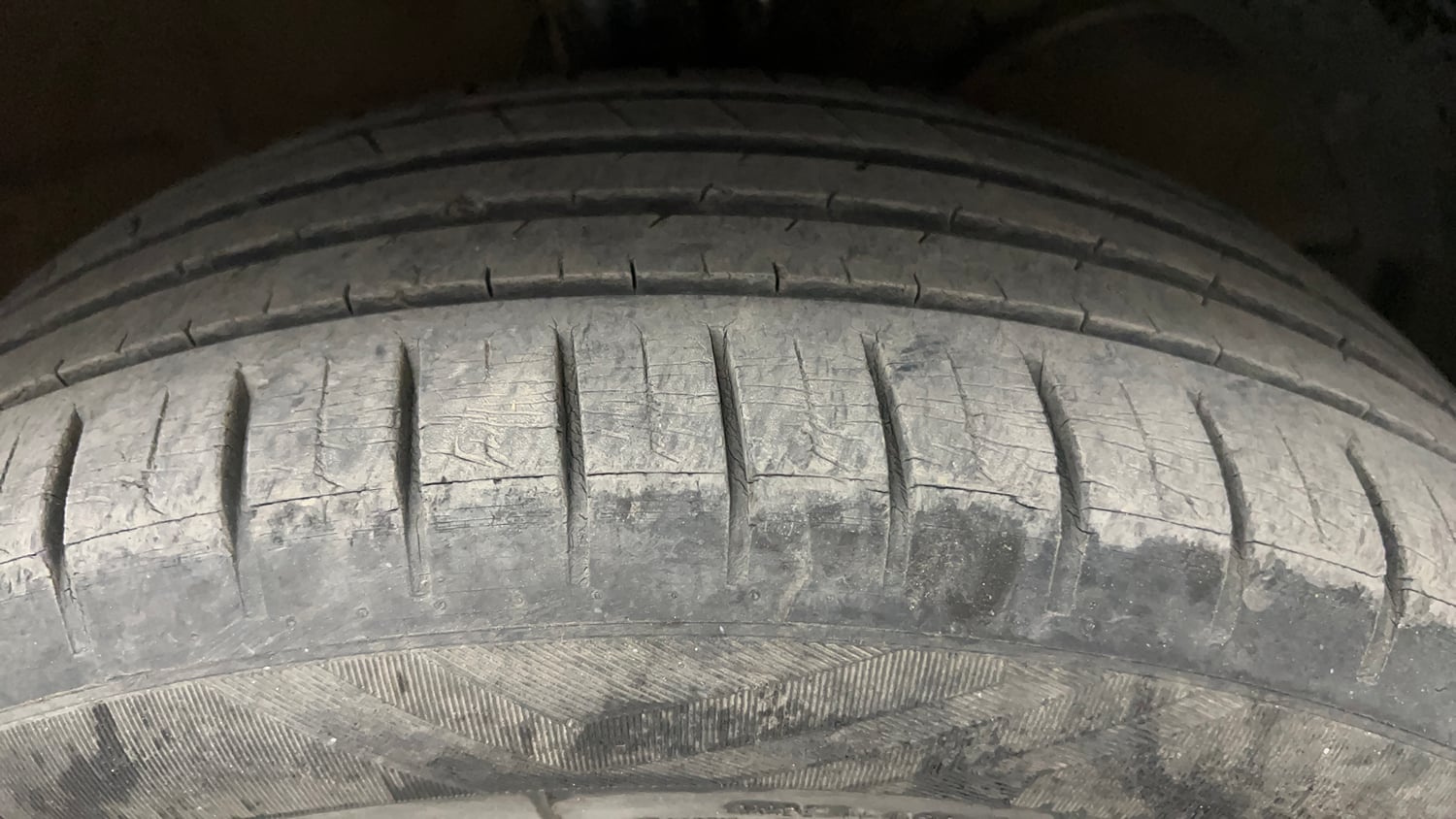 Used 2020 Maruti Suzuki Baleno Zeta Petrol Manual tyres RIGHT FRONT TYRE TREAD VIEW