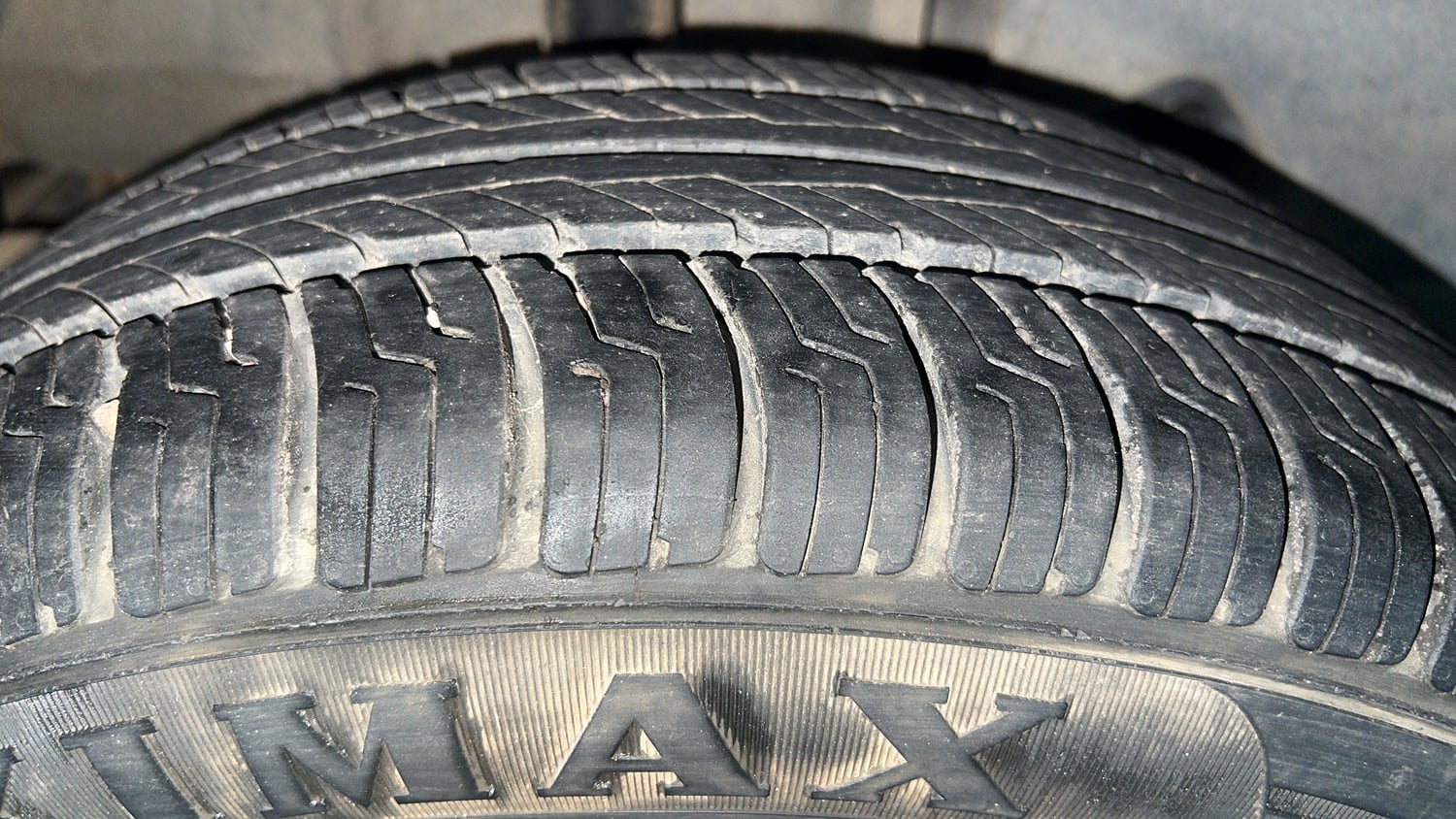Used 2017 Tata Tiago Revotron XZ Petrol Manual tyres RIGHT REAR TYRE TREAD VIEW