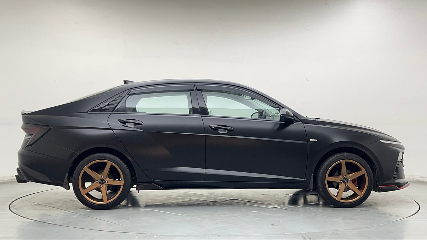 Used 2023 Hyundai Verna SX (O) 1.5 Petrol IVT Petrol Automatic exterior RIGHT SIDE VIEW